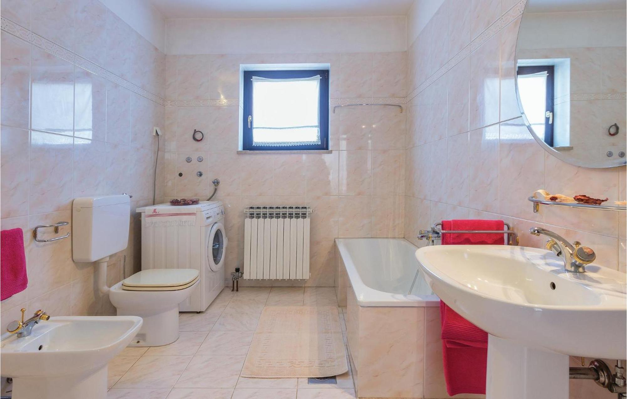 Appartamento Cozy In With Wifi Pola
